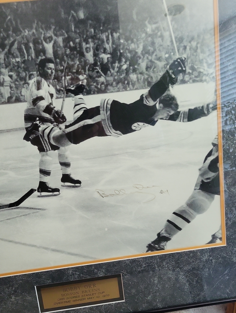 Bobby Orr Flying Goal - Picture 7 of 8